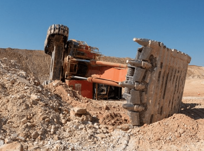 Poor lighting ends in rollover for excavator - Safe To Work