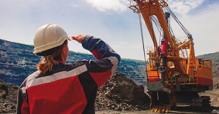 AIHS women mining